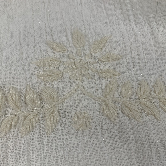 House of Harlow 1960 White Bohemian Embroidered Peasant Top Blouse - Picture 6 of 7